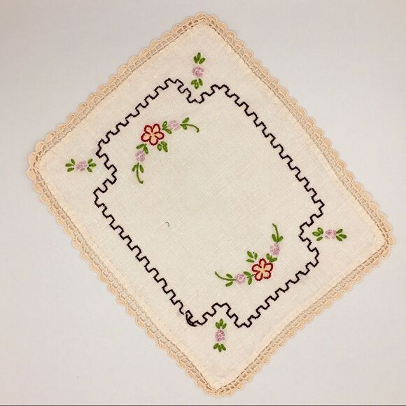 Vintage Floral Embroidered Crochet Lace Trim Linen Doily Rectangle Dresser Scarf - Picture 6 of 14